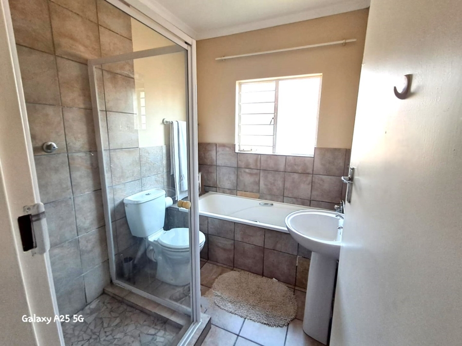 2 Bedroom Property for Sale in Vaalpark Free State
